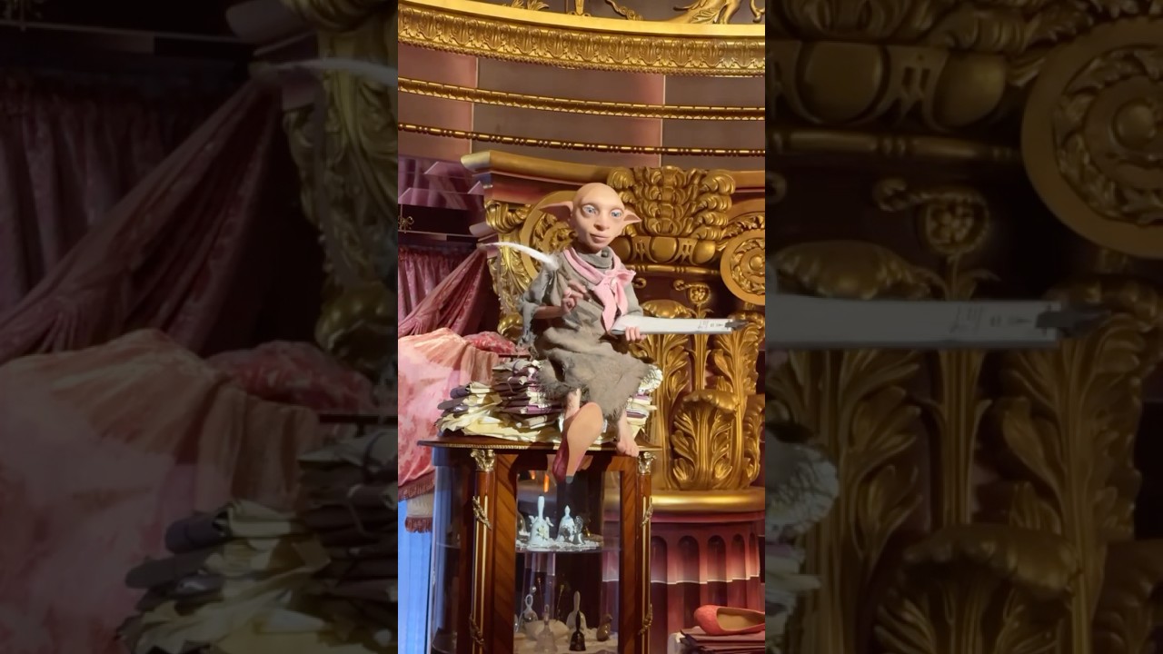Walking Through Umbridge’s Office in the Ministry of Magic at Epic Universe