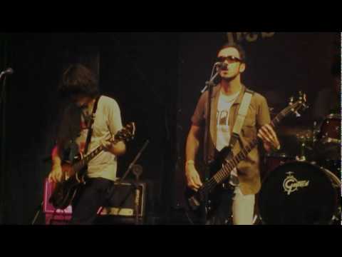 Flaming Dogs (ao vivo no Festival Dosol 2009)