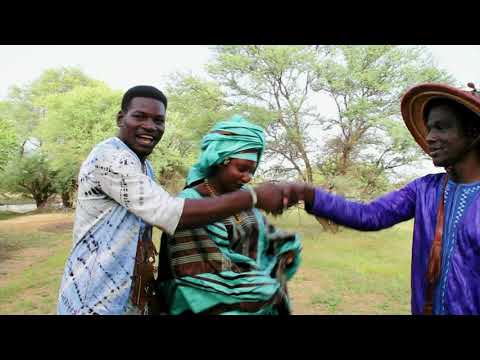 Pelital Leñol feat Salif Tassor - Mi yewni fouta (Official Vidéo)