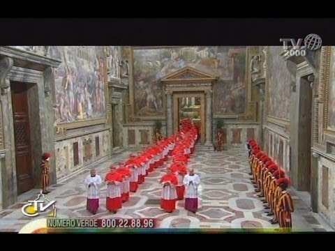 Conclave, la processione dei cardinali d