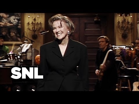 Monologue: Catherine O'Hara Tells a Scary Story - SNL