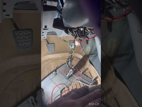 Autometer boost gauge installation.