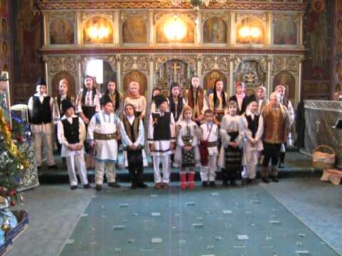 04 - Concert de colinde  - Craiesti Mures - Corul scolii din Craiesti - MVI_2440.AVI