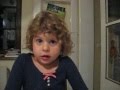 3-Jährige singt ihre Eigenkreation von Kinderlied ...
