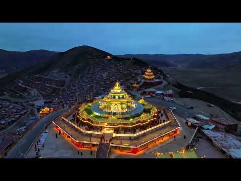 Larung Gar Buddhist Academy，One of the largest centers for Tibetan Buddhist institute in the world.