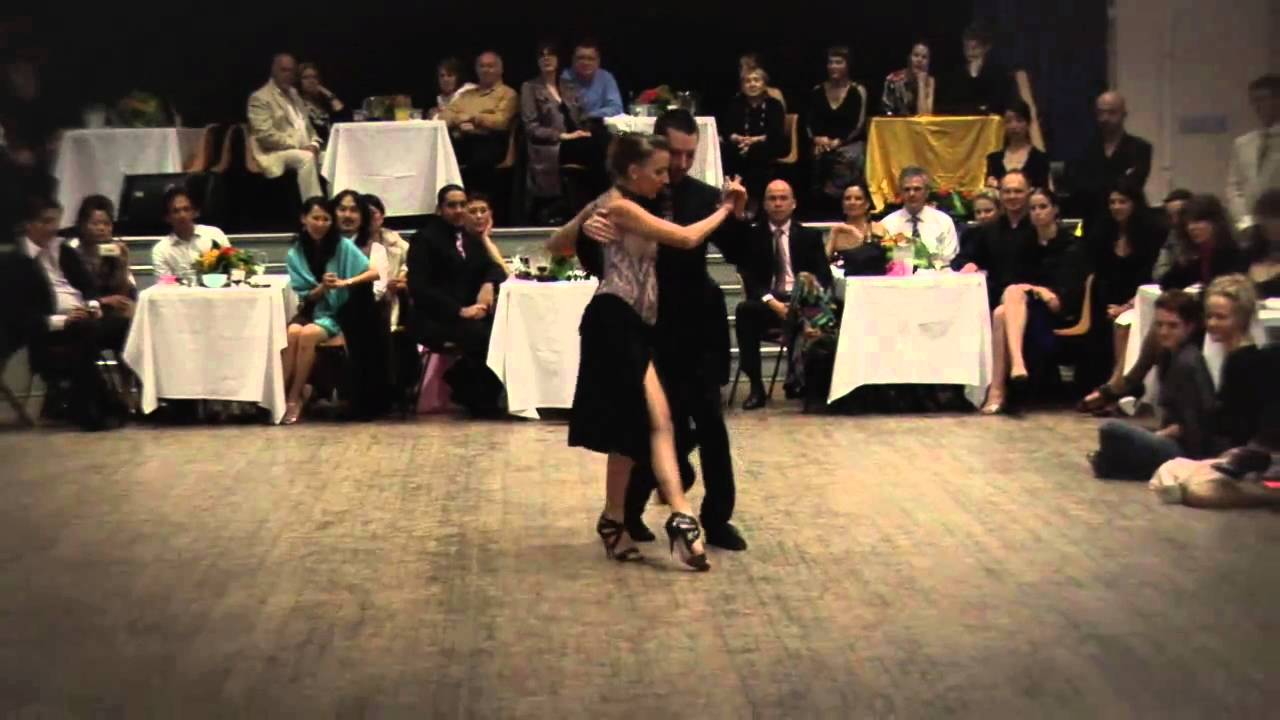 Javier Rodriguez y Andrea Misse - Grand MIlonga, 2 October 2010, Dance 2.wmv
