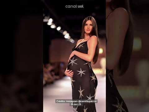 Camila Queiroz desfila com barrigão de oito meses à mostra