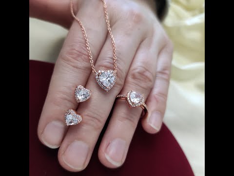 Комплект серьги, кольцо и колье "Циркониевые сердечки в золоте 3 в 1" солидный подарок в коробочке для девушки - фото 1 - id-p1439079827