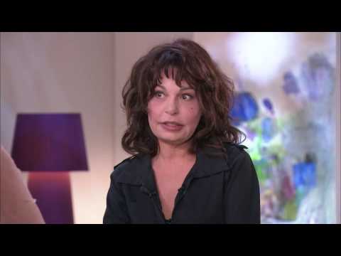 Isabelle MERGAULT se confie sur son adolescence et l'acceptation de son corps - Thé ou Café