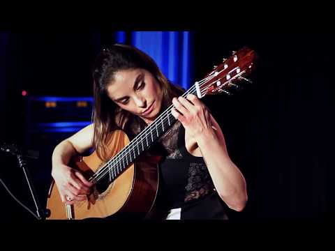Ana Vidovic - Courante in G Major No 1 BWV 1007 by J.S Bach @SiccasGuitars Klassische Gitarre