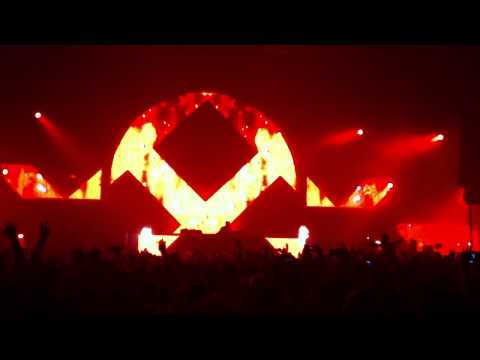 ASOT 550 Den Bosch -  Gareth Emery - Zombie Nation (Chris Schweizer Mix)