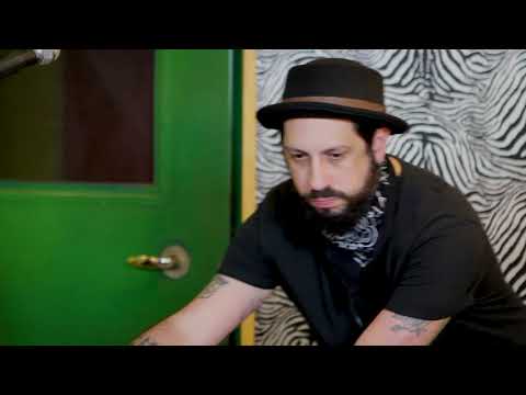 Ufo Vibes  | Maquinário Roots | TEDxMacedo