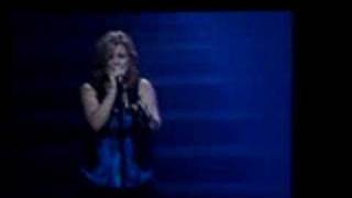 Kelly Clarkson - Can I have a Kiss at Gibson