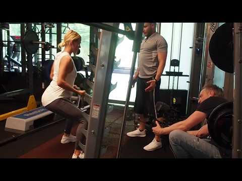 Simon Kjaer'in Eşi Elina Gollert Kjaer Coliseum'da!