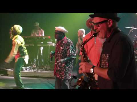 Mighty Diamonds feat Papet J à l'espace Julien - 4000 years (live)