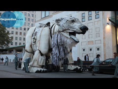 Climate change: Emma Thompson joins protest at Shell’s London HQ