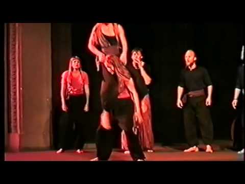 Del 1 av Teater Slava´s show East/West, Statsteatern Razgrad, Bulgarien juni 1999