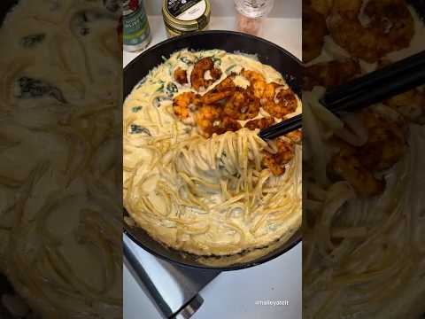 Kim's Chicken Alfredo Pizza