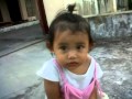 Laura Kencing Di Celana