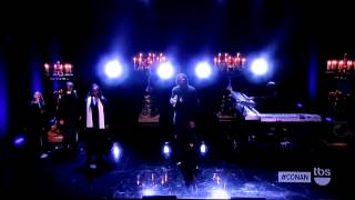 Snoop Lion "No Guns Allowed"  (Conan O'brien TBS Live Show)  Rocking King Ice Lion Pendant