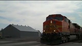 preview picture of video 'BNSF Eastbound Freight, Ritzville, WA 08-25-09'