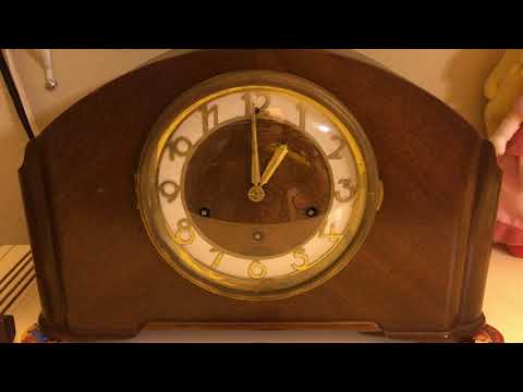 1948 Seth Thomas Art Deco Mantel Clock Westminster Chime Front View Chiming 1:00 🕐