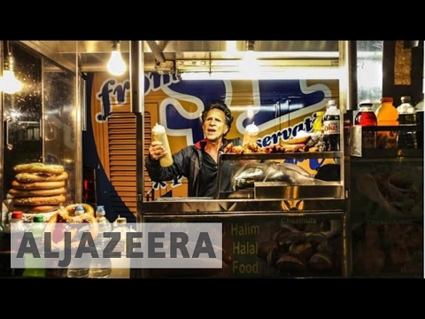 , title : 'Snacking through the Big Apple: Food carts in NYC - Street Food'
