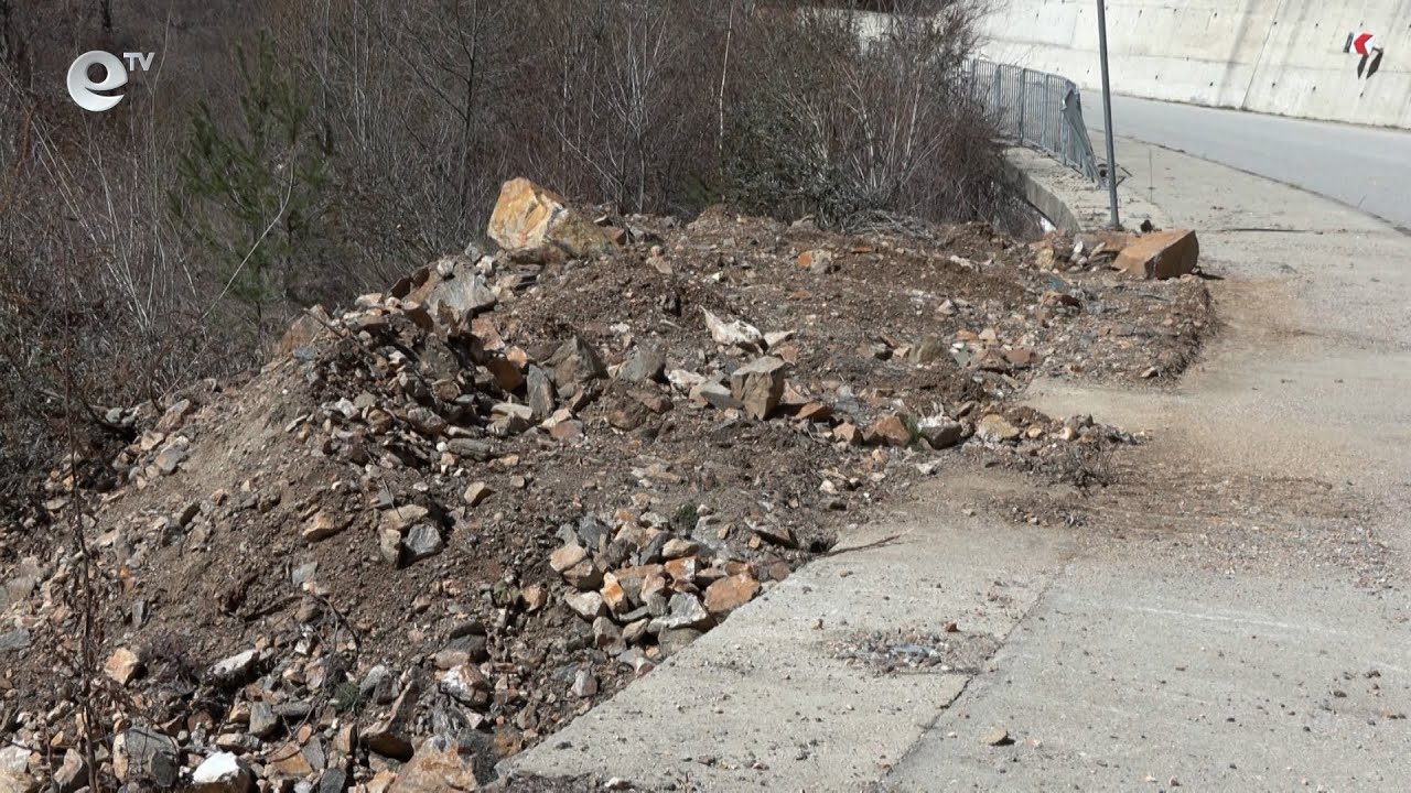 Свлачища и падащи камъни застрашават живота на шофьорите по пътя Рудозем-Смилян