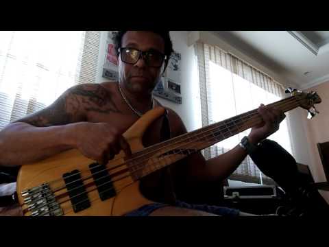 MGBASS TESTANDO TIMBRES NO COMBO CMD 151P MARKBASS