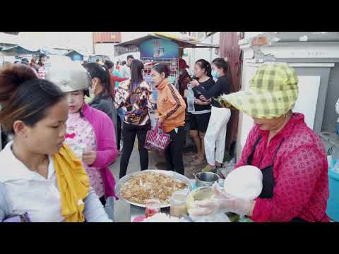 Morning Foods In Front Of Garment Factory - Breakfast and Snacks In Phnom Penh