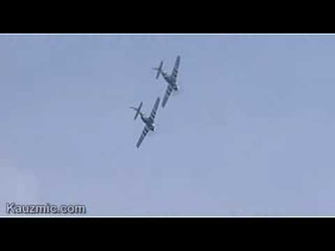 AEROBATIC P-51 MUSTANGS
