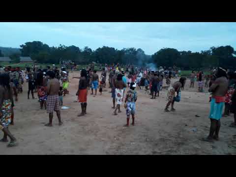 Festa tradicional do povo Krahô no pátio da aldeia Pedra Branca...