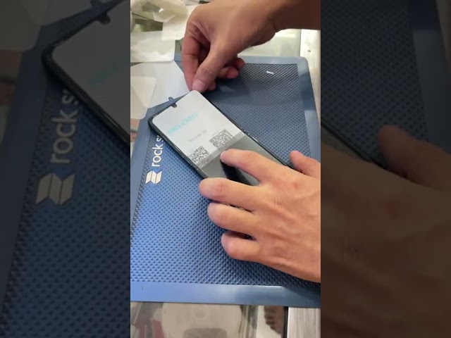 Vídeo relacionado con ZAXGLAR Protector Pantalla para Samsung Galaxy Z Flip 7 Cristal templado,2 x Protectores de Pantalla + 2 x Protectores de Lente de Cámara,Sin burbujas y duradero