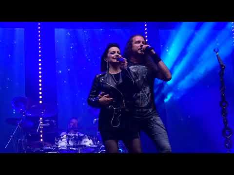 Arakain & Lucie Bíla - Zimní královna - Footfest 2018