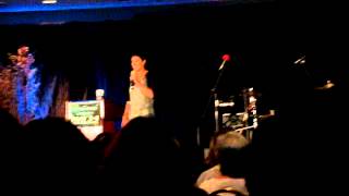 Kim Rhodes is a starfish