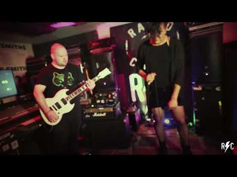 Radio Concuss - Moodie Black