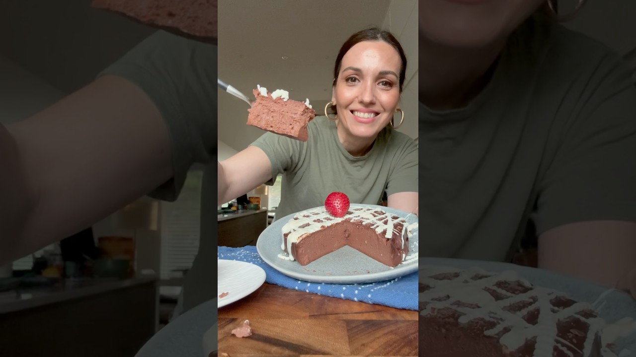 I can’t stop making this 3 Ingredient Chocolate Yogurt Cake 🍫 #shorts #flourless