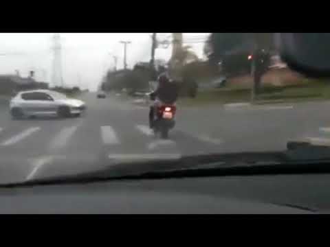 2017 CRASH fatale pour ces 2 gars a MOTO en pleine poursuite avec la police