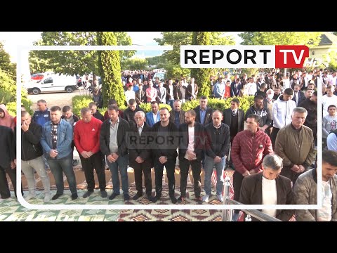 Besimtarët myslimanë në Kukës falin Fitër Bajramin