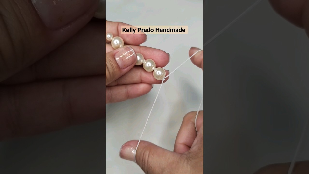 O jeito mais fácil de fazer nó em colar ou pulseira de pérolas ✨ #diyjewelry #diycrafts #tutorial