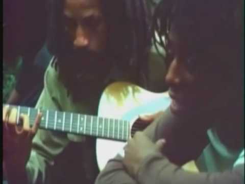 ROOTS!! Rare Footage of Augustus Pablo And Hugh Mundell(1979)