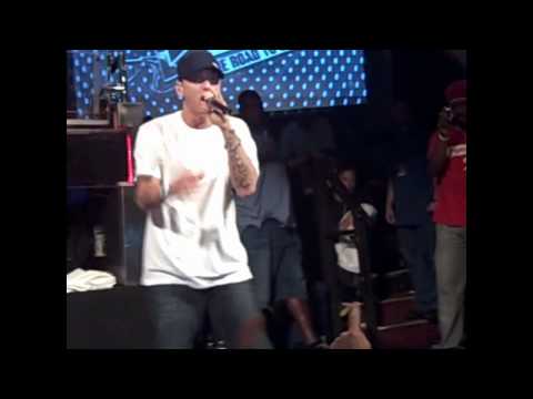 Eminem-On Fire (Live)