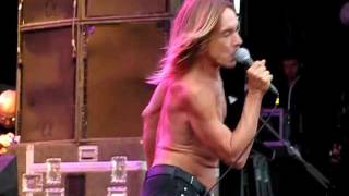 Iggy Pop &amp; The Stooges - &quot;Shake appeal&quot; (live Hellfest 2011)