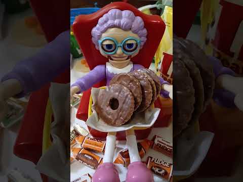 RING CHOCO BISCUITS SO SWEET FOR MY LOVELY GRANNY #shorts #chocolate #sweet #lovely #granny #asmr