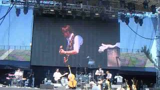 L.P. - Levitator - (Corona Capital 14-10-12)