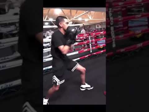 N3on gets knocked out by 11 yr old!! #boxing #neon #kidboxing #viral #subscribe #streamer