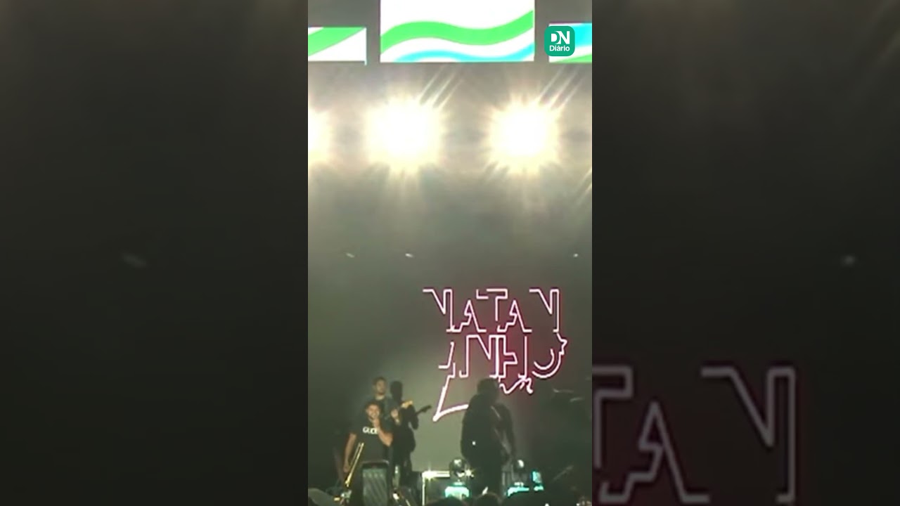 Imagem da notícia Fã invade palco e morde cantor Natanzinho Lima durante show; veja vídeo