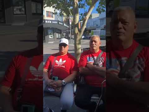 Ko e ongo tama 'oku nima 'aki 'e he mali 'o Lusefa 'i Aussie ni.