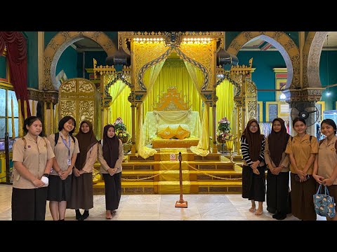 Sejarah Istana Maimun, XI.F2 Kelompok 4 (Bahasa Inggris)