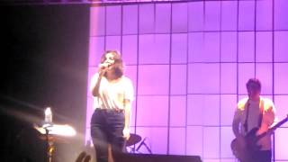 L'amour Toujours (i'll Fly With You) / Talvez - Clarice Falcão - Turnê Problema Meu/ 2016